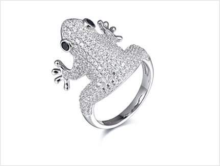 Pavé cubic zirconia frog design ring in sterling silver with black stone eyes
