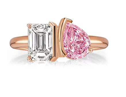 Two-stone ring with emerald cut and pink pear diamond