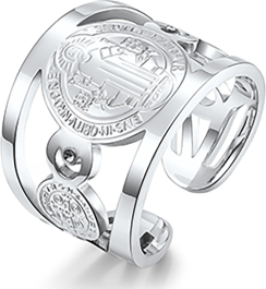 Silver signet ring with an engraved motif